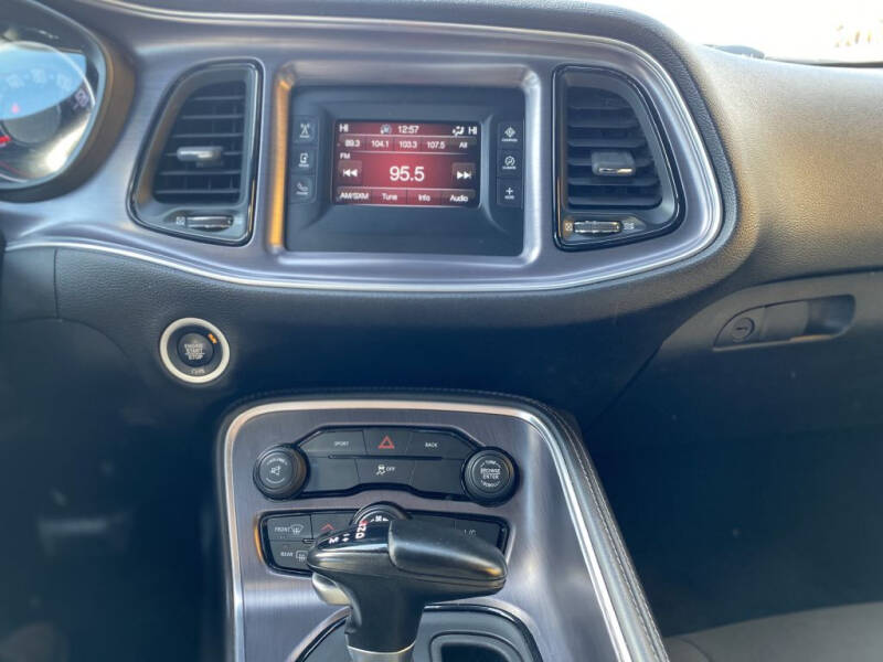 2016 Dodge Challenger SXT