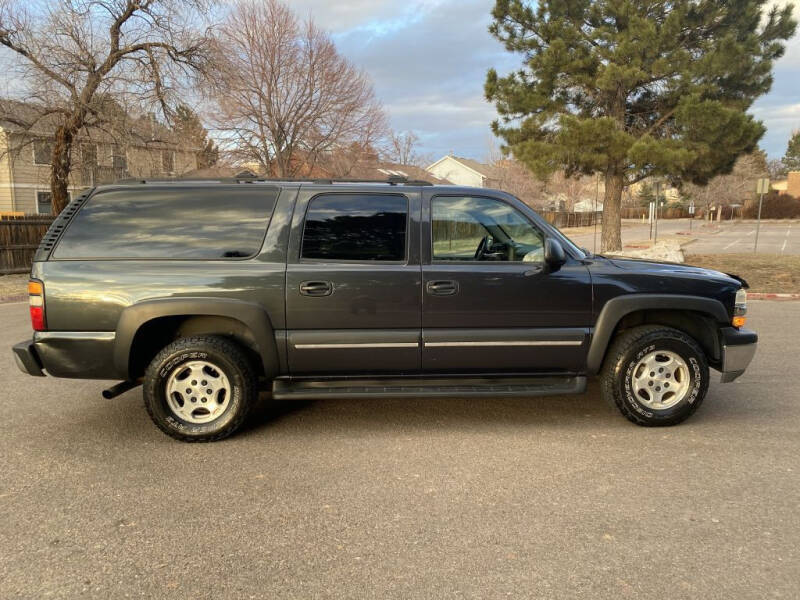 Image 2 of 2004 Chevrolet Suburban 1500