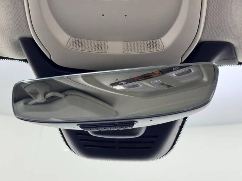 2023 Volvo XC90 Recharge T8 Ultimate Dark Theme