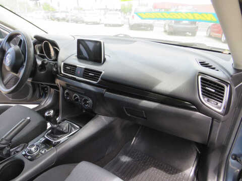 2016 Mazda MAZDA3 i Sport