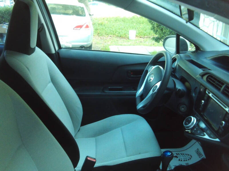 2015 Toyota Prius c One