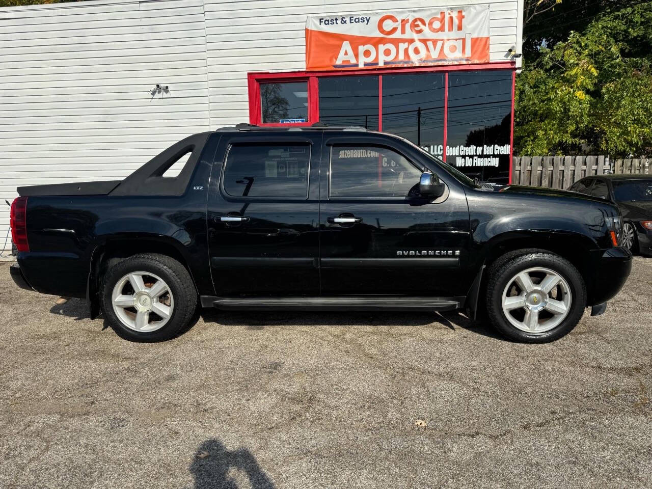 2007 Chevrolet Avalanche for sale at BENZEN AUTO LLC in Ashtabula, OH