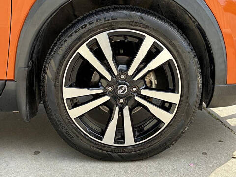 2020 Nissan Kicks SR