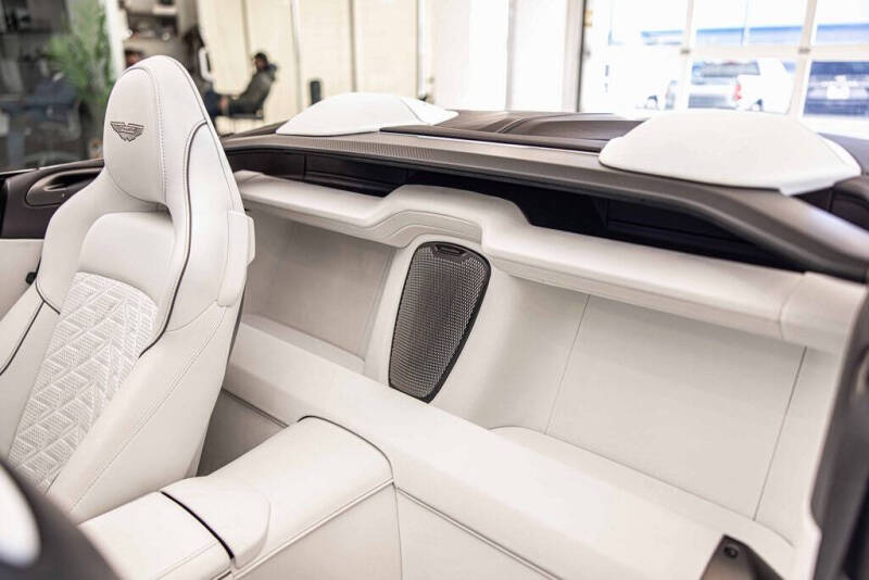 2026 Aston Martin Vanquish Volante