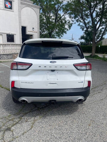 2020 Ford Escape Titanium