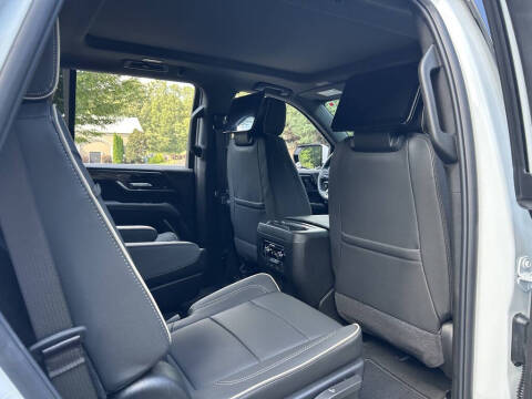 2025 GMC Yukon Elevation