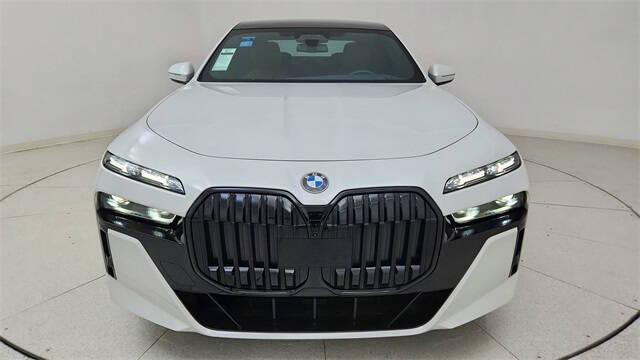 2023 BMW 7 Series 740i