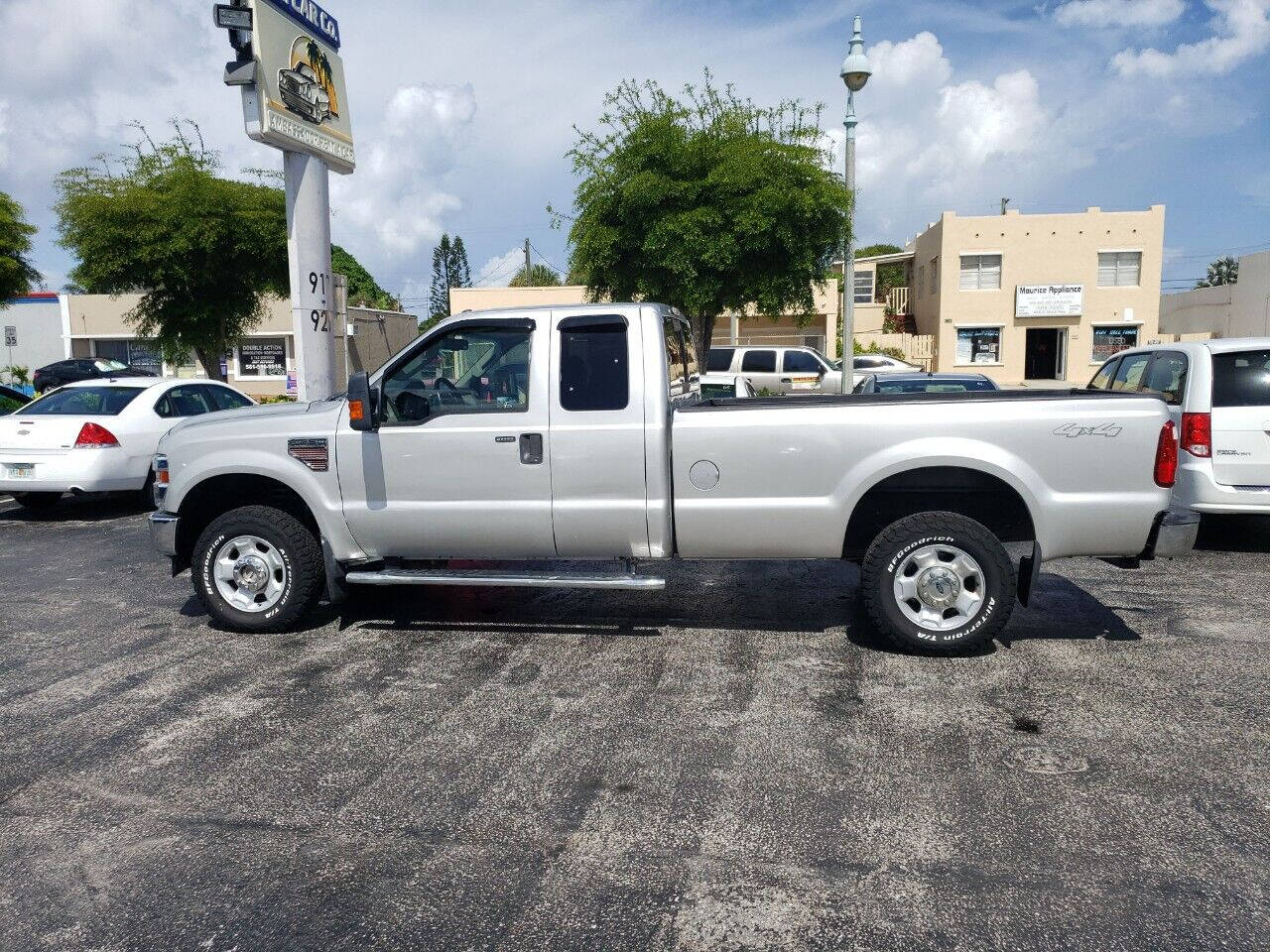 2010 FORD F-250 Pickup - $15,995