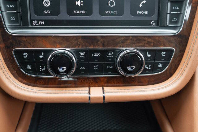 2017 Bentley Bentayga 25