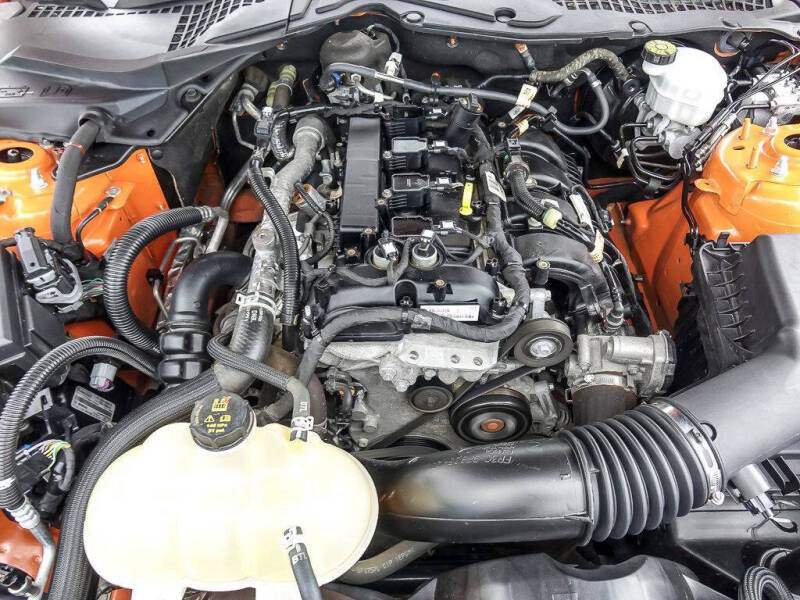 2021 Ford Mustang EcoBoost