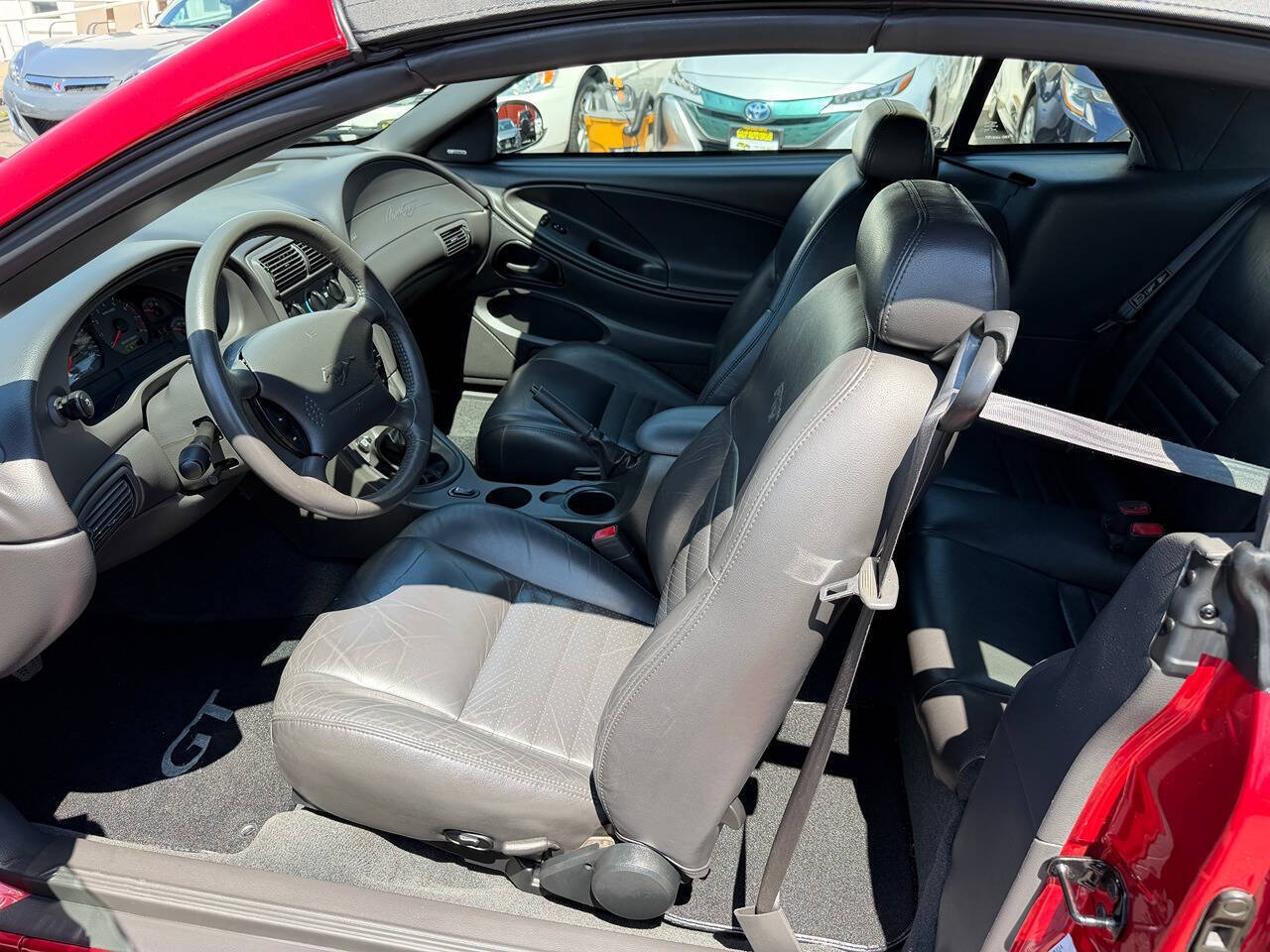 2001 Ford Mustang 3