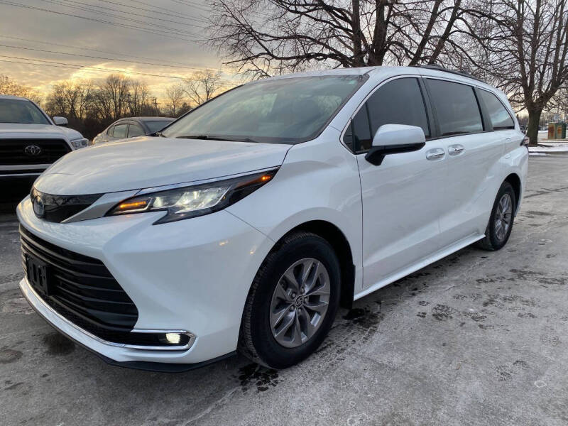 2023 Toyota Sienna for sale at VK Auto Imports in Wheeling IL