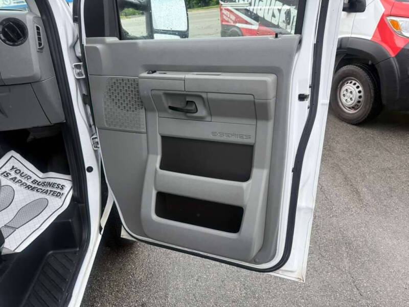2024 Ford E-Series