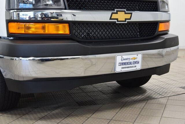 2025 Chevrolet Express 2500