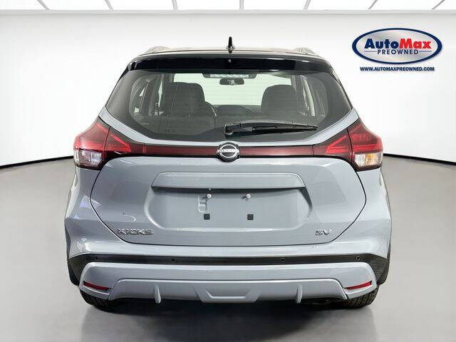 2022 Nissan Kicks SV