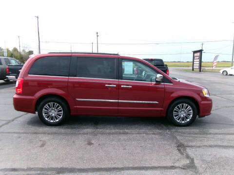 2016 Chrysler Town and Country for sale at Bryan Auto Depot in Bryan OH