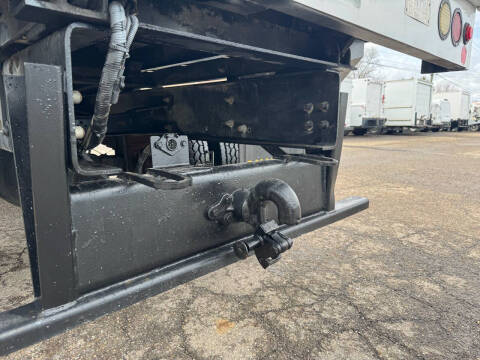 2012 Freightliner M2 106