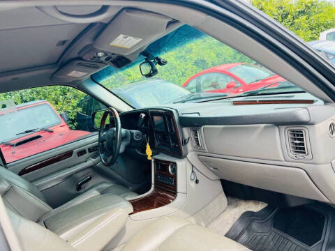 2003 Cadillac Escalade