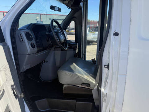 2014 Ford E-Series E-450 SD