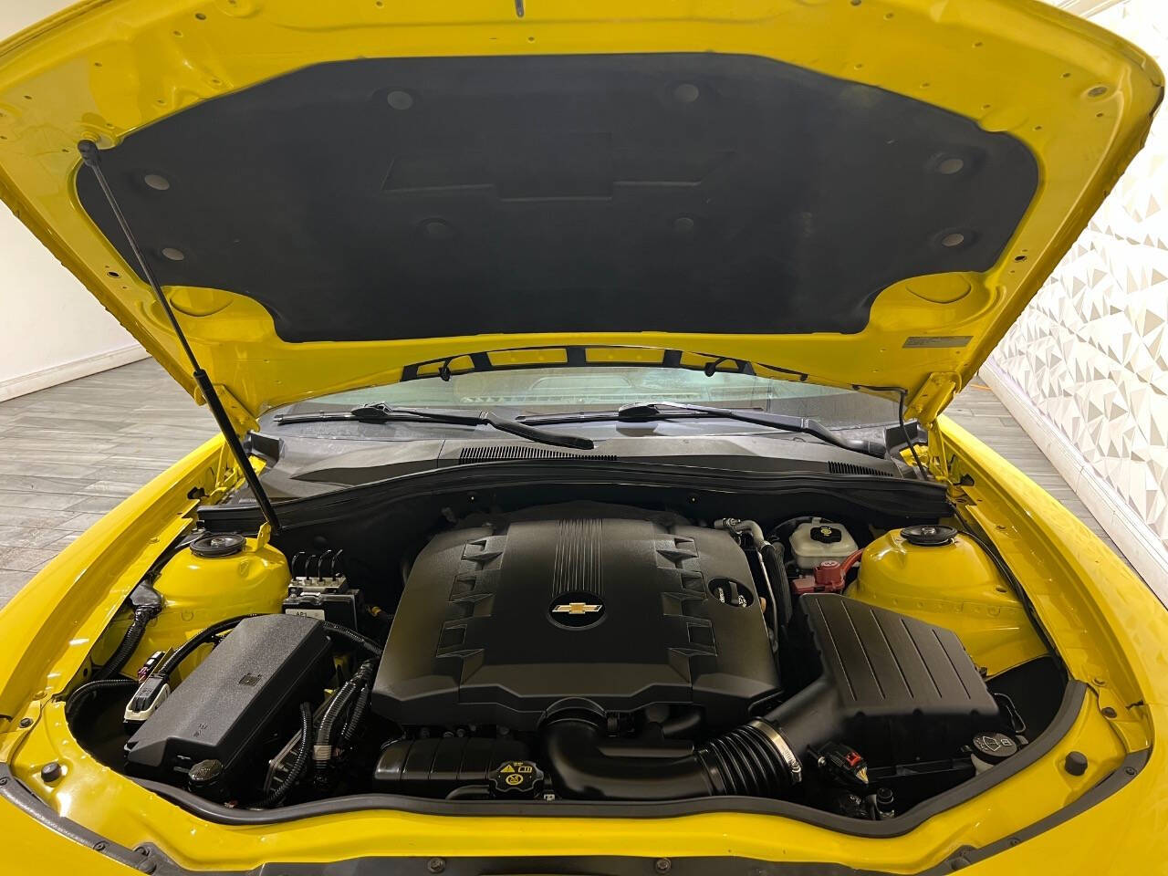 2015 Chevrolet Camaro 2LT photo 37