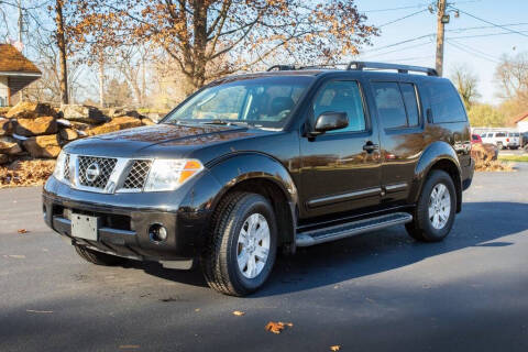 2005 Nissan Pathfinder for sale at CROSSROAD MOTORS in Caseyville IL