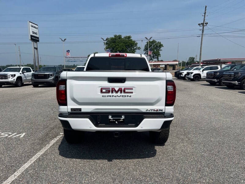 2025 GMC Canyon AT4