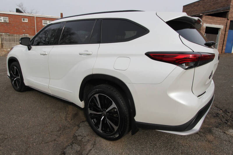 2022 Toyota Highlander XSE photo 4