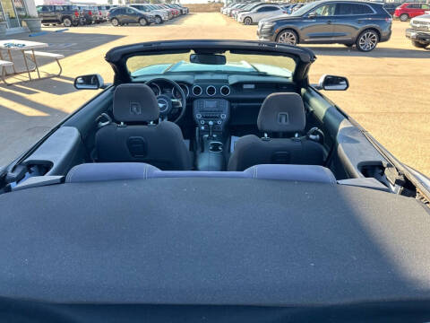 2016 Ford Mustang V6