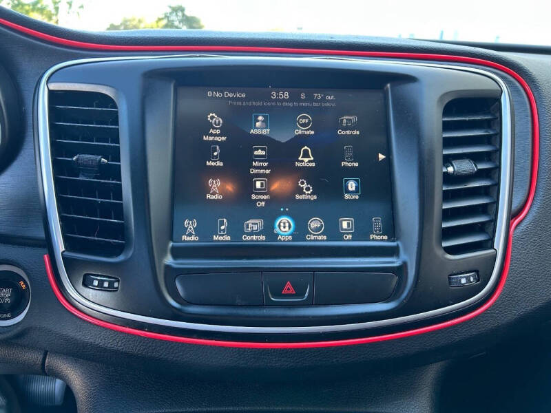 2016 Chrysler 200 Limited