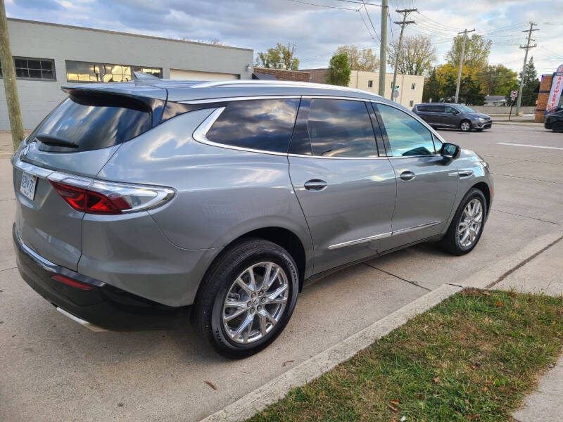 2024 Buick Enclave Essence