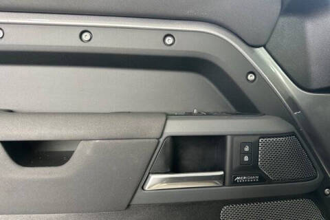 2023 Land Rover Defender 90 X-Dynamic SE