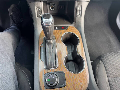 2017 GMC Acadia SLE-2