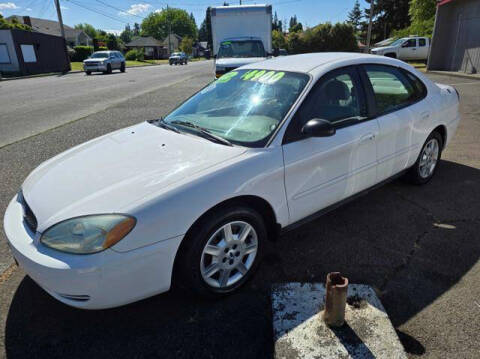 2004 Ford Taurus SE