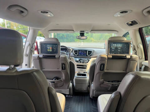 2017 Chrysler Pacifica Touring-L Plus