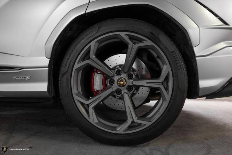 2023 Lamborghini Urus S