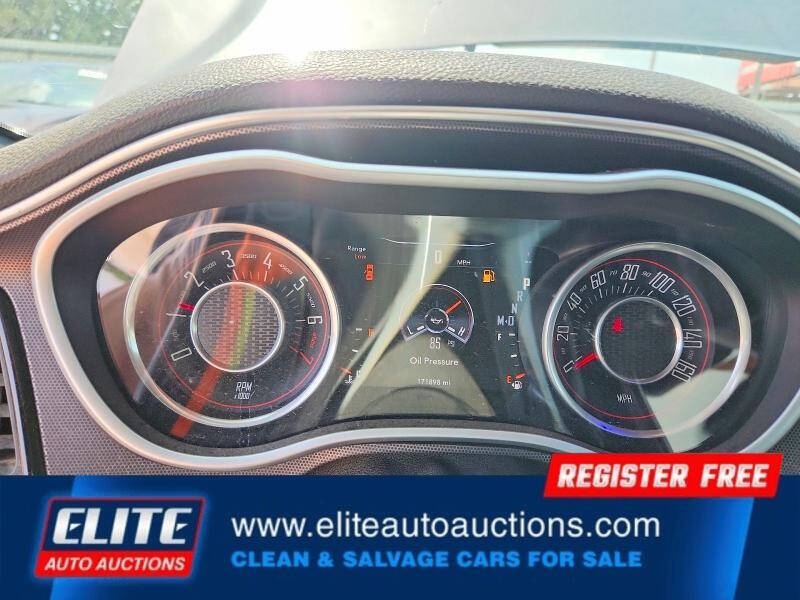 2015 Dodge Challenger SXT Plus