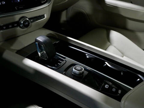 2023 Volvo S60 B5 Plus Dark Theme