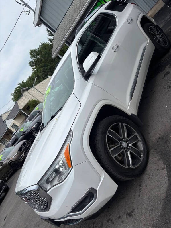 2017 GMC Acadia Denali