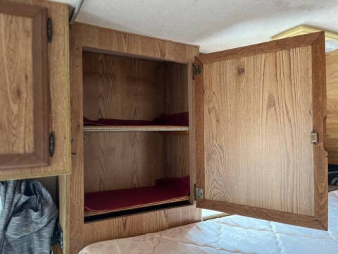 1991 Cascade 10 Ft Truck Camper