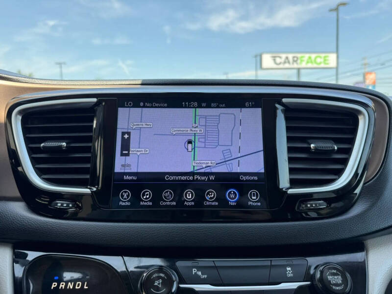 2017 Chrysler Pacifica Touring-L Plus