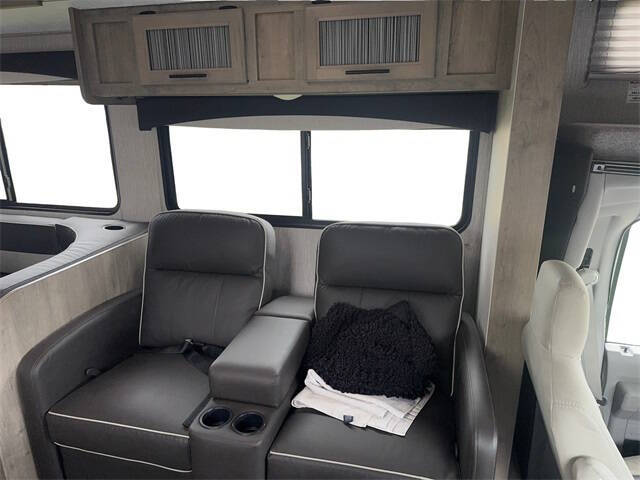 2021 Ford E-Series E-450 SD