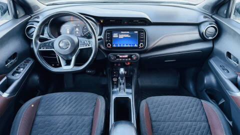 2021 Nissan Kicks SR