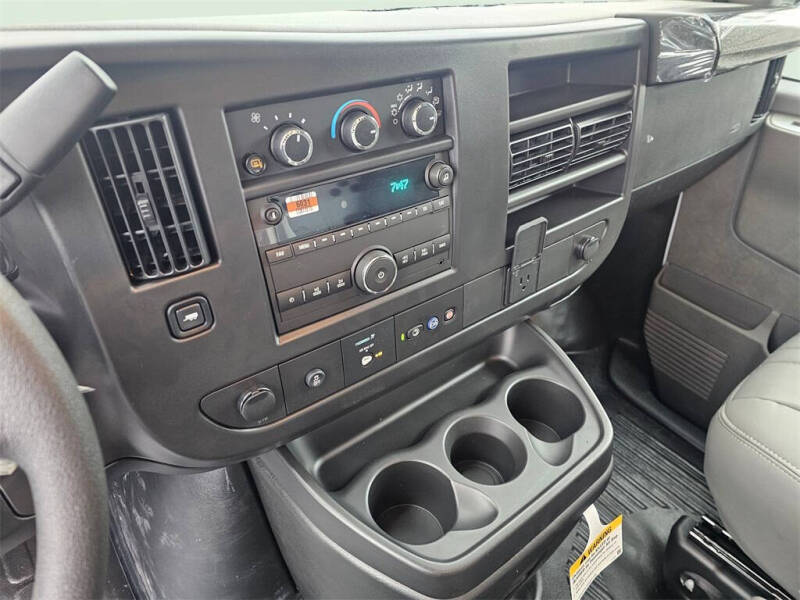 2025 Chevrolet Express 2500