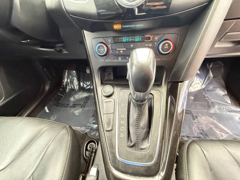 2017 Ford Focus Titanium
