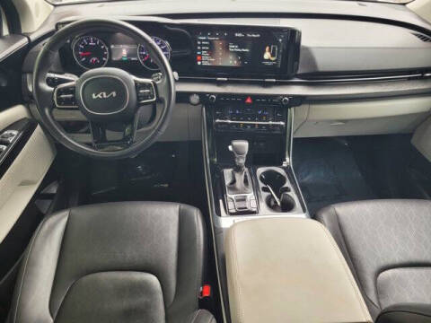 2024 Kia Carnival EX
