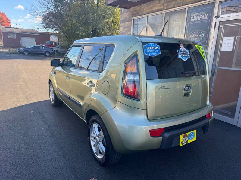 2011 Kia Soul +