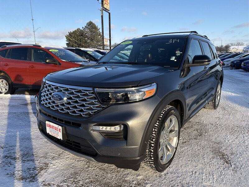2020 Ford Explorer Platinum's photo