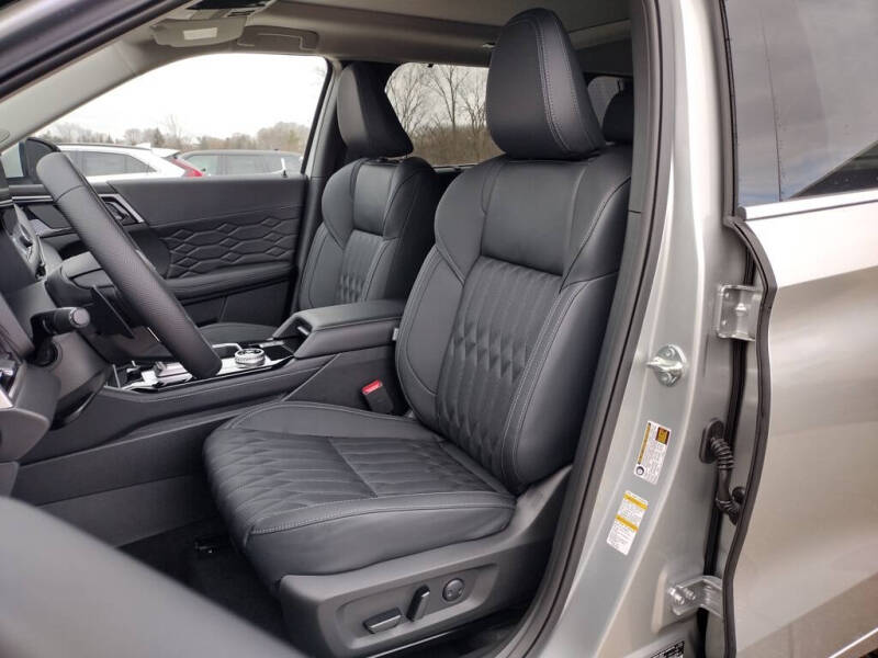 2025 Mitsubishi Outlander SEL