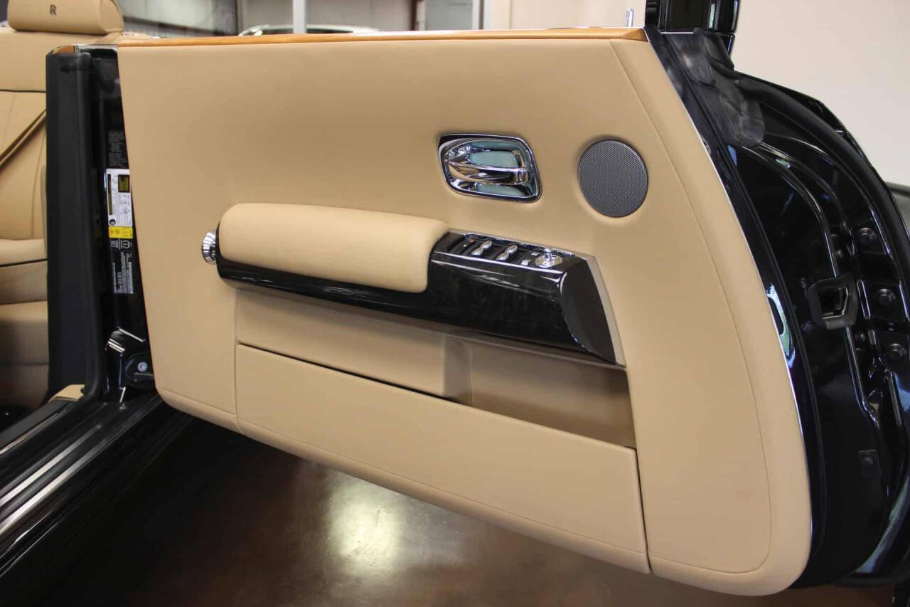 2014 Rolls-Royce Phantom Drophead Coupe 8