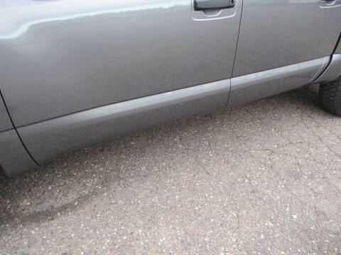 2023 Nissan Titan SV